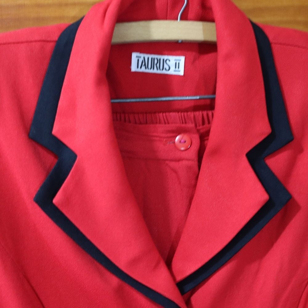 Taurus II Vintage 80s Red Black Trim Pantsuit Womens 10 Retro Power Suit Set - Picture 4 of 16